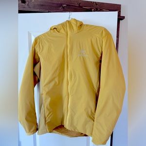 Arc’teryk Atom Hoodie in Yellow!
